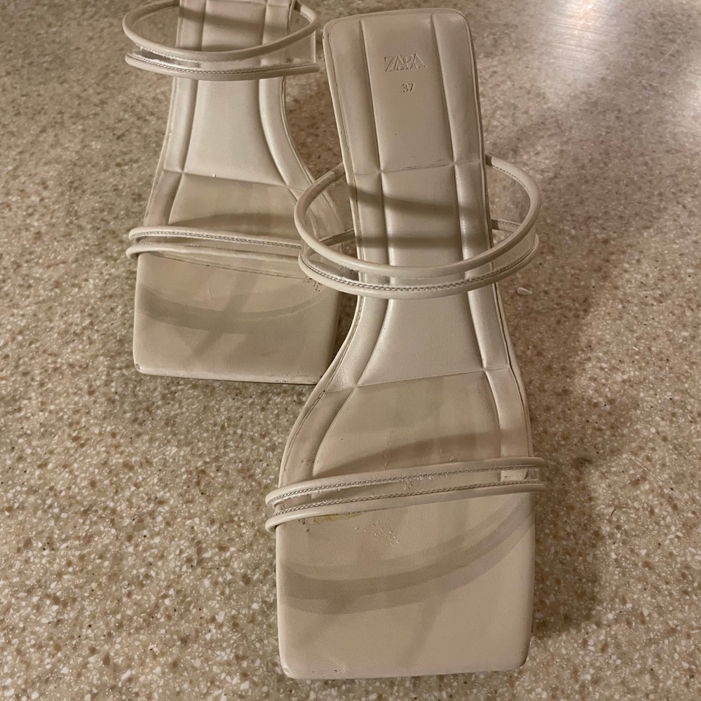 Zara, cream, wore two times. Too big for my narrow foot. Size 6 1/3-Euro 37. - Picture 1 of 10